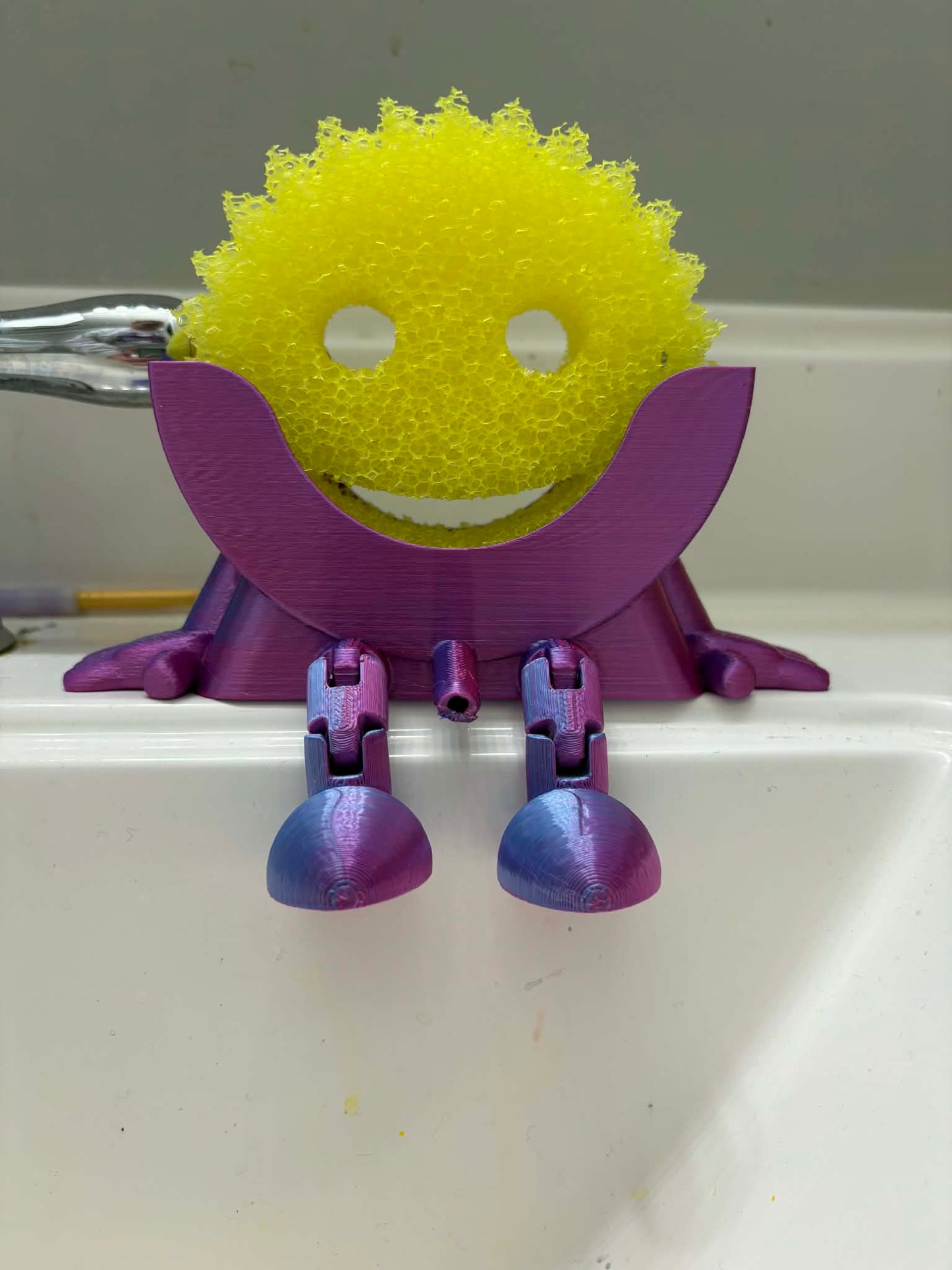 Scrub Daddy Peeing Sponge Holder